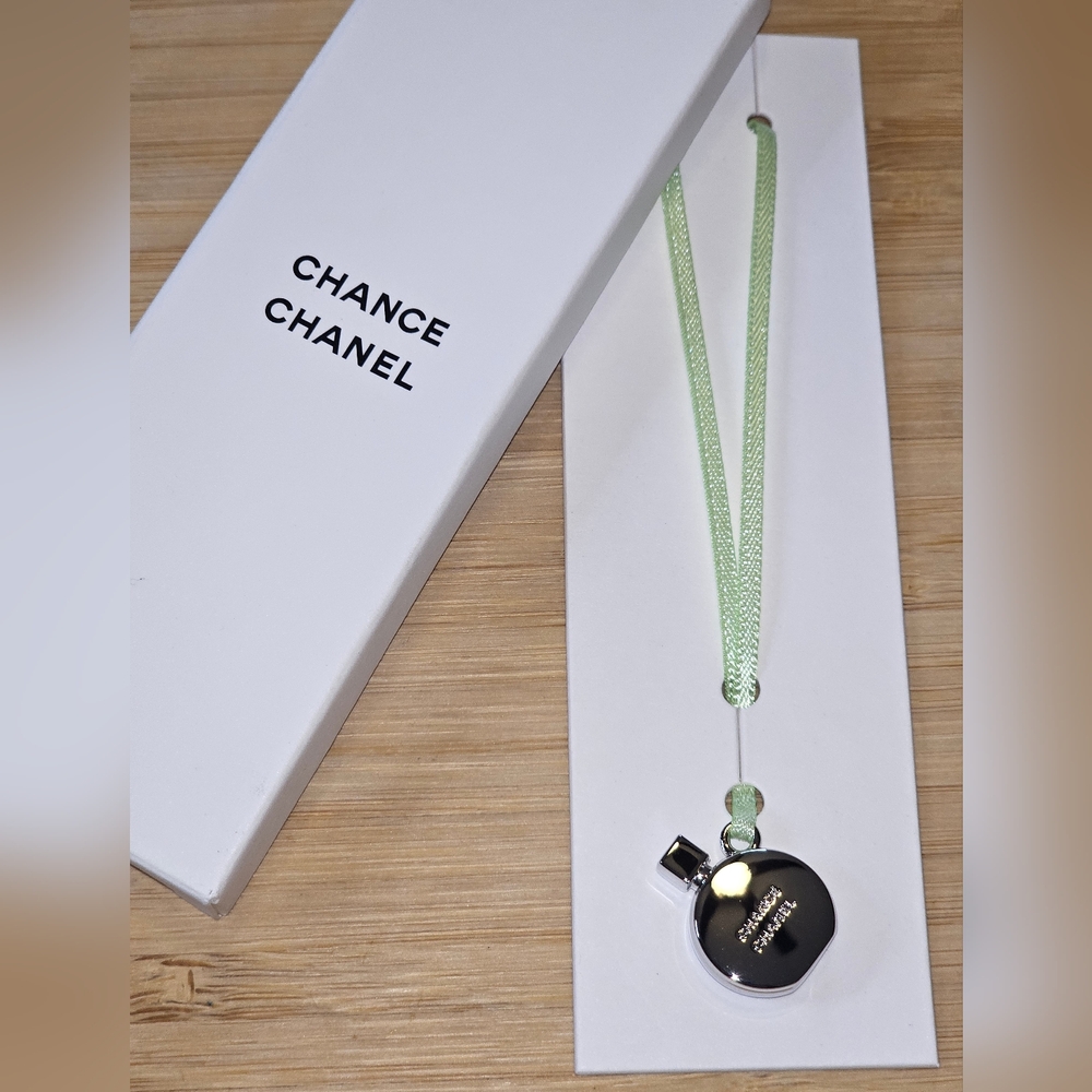 Chanel Silver and Green Women's Necklace